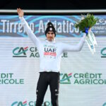 découvrez comment ayuso s'est illustré en héros lors du tirreno-adriatico, en captivant les passionnés de cyclisme par ses performances remarquables et son audace sur les routes italiennes.