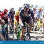 découvrez l'univers passionnant de la concurrence cycliste : compétitions, stratégies des équipes et performances des coureurs. plongez dans l'actualité et les événements clés du cyclisme, des courses amateurs aux championnats internationaux.