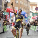 suivez toutes les courses de cyclisme en direct ! ne manquez rien de l'action, des classements aux commentaires en temps réel. restez connecté à vos équipes et coureurs préférés et vivez chaque moment palpitant comme si vous y étiez.