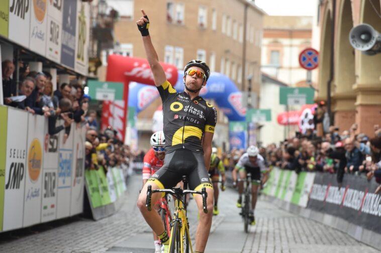 Cyclisme en Direct : Suivez les Dernières Nouvelles de Tirreno-Adriatico et de Paris-Nice en Temps Réel 7 suivez toutes les courses de cyclisme en direct ! ne manquez rien de l'action, des classements aux commentaires en temps réel. restez connecté à vos équipes et coureurs préférés et vivez chaque moment palpitant comme si vous y étiez.