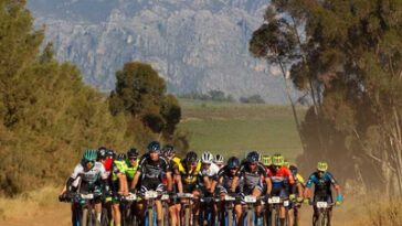 découvrez la finale cape epic 2025, l'événement incontournable pour les amateurs de vtt. rejoignez-nous pour vivre des moments palpitants, des défis extrêmes et une passion inégalée pour le cyclisme tout-terrain. assistez à l'apogée de la compétition et célébrez l'esprit d'aventure en plein cœur de paysages captivants.