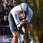 découvrez le récit poignant de ganna sur sa lutte lors de milan-san remo, l'une des plus prestigieuses courses cyclistes. plongez dans les émotions et les défis affrontés par le champion dans cette épreuve mythique.