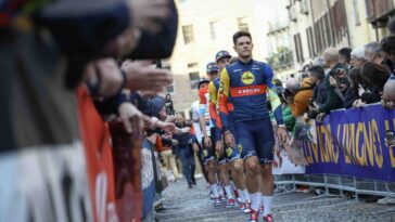 découvrez l'histoire fascinante du héros inattendu de milan-san remo, une course emblématique du cyclisme. plongez dans les moments clés et les performances surprenantes qui ont marqué cette édition, révélant le courage et la détermination de ceux qui ont défié les attentes.