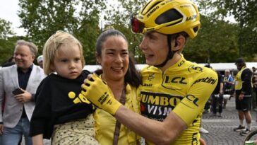 découvrez comment jorgenson a su briller sur le circuit après le retrait de vingegaard, captivant les spectateurs par ses performances impressionnantes et son talent exceptionnel. analyse des moments clés et des implications sur la saison.