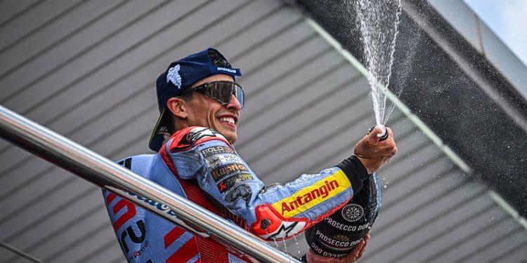 découvrez comment jorgenson a triomphé à paris-nice suite à la chute de vingegaard. un rebondissement inattendu dans la compétition cycliste qui a captivé les fans et redéfini le classement. analyse des moments clés de la course et les réactions des coureurs.