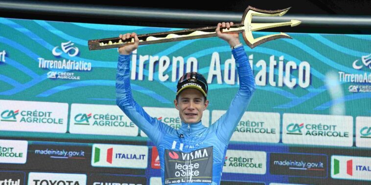APERÇU | Tirreno-Adriatico 2025, étape 7 - Jonathan Milan parviendra-t-il à triompher lors de ce dernier sprint décisif ? 7 découvrez l'étape 7 de la tirreno-adriatico 2025, où milan sera le théâtre d'un sprint décisif. revivez les moments forts de cette course palpitante, les stratégies des coureurs et les émotions qui ont marqué cette journée inoubliable du cyclisme.