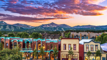 découvrez le tour du colorado, une aventure inoubliable au cœur des paysages époustouflants de cette région américaine. partez à la découverte des montagnes, des parcs nationaux et des activités en plein air qui vous attendent dans cet incroyable état. que vous soyez amateur de randonnées, de camping ou de découvertes culturelles, le colorado vous promet une expérience mémorable.