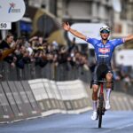 découvrez comment mathieu van der poel a triomphé lors de milan-san remo, une victoire mémorable qui marque son ascension dans le monde du cyclisme. revivez les moments forts de cette course emblématique et analysez les performances qui ont conduit à ce succès.