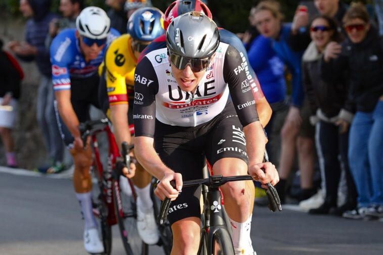 E3 Saxo Classic : une victoire éclatante de Mathieu van der Poel sur les pavés flamands 7 revivez la victoire éclatante de mathieu van der poel lors de la classique e3 saxo, une course captivante qui a mis en lumière le talent exceptionnel du cycliste néerlandais. découvrez le récit de cette performance remarquable et les moments forts de l'événement.