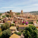 découvrez la magie du voyage étoilé en catalogne, une expérience inoubliable sous un ciel illuminé d'étoiles. explorez des paysages à couper le souffle, des villages pittoresques et laissez-vous envoûter par la culture et la gastronomie catalanes lors de cette aventure nocturne unique.