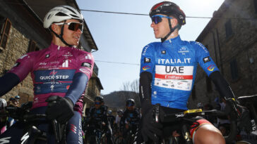 découvrez le défi palpitant entre les cyclistes remco evenepoel et tadej pogacar. suivez leurs performances, leurs stratégies et les moments forts de cette compétition captivante qui promet des rebondissements inattendus.