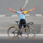 Evenepoel s'engage pour la course de Romandie 25 découvrez la performance exceptionnelle de remco evenepoel lors de la course de romandie. plongez dans l'univers du cyclisme avec ses affrontements captivants, ses stratégies audacieuses et l'émotion d'une des courses les plus prestigieuses du calendrier. ne manquez pas les moments forts de cet événement incontournable pour les passionnés de vélo.