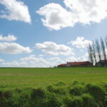 découvrez les flandres, une région riche en histoire et en culture, où des paysages pittoresques se mêlent à une gastronomie savoureuse. explorez ses charmants villages, ses traditions uniques et profitez d'activités variées pour tous les âges.