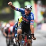 Fabian Cancellara rend hommage à Mathieu van der Poel : le roi légitime des classiques, chapeau ! 24 découvrez un hommage émouvant à mathieu van der poel, l'un des cyclistes les plus talentueux de notre époque. plongez dans sa carrière, ses réalisations incroyables et son impact sur le monde du cyclisme, à travers des anecdotes, des témoignages et des analyses pointues.