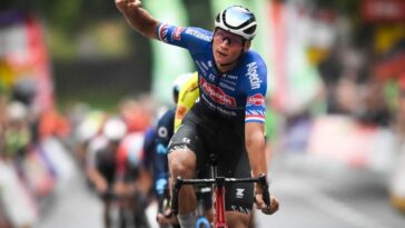 découvrez un hommage émouvant à mathieu van der poel, l'un des cyclistes les plus talentueux de notre époque. plongez dans sa carrière, ses réalisations incroyables et son impact sur le monde du cyclisme, à travers des anecdotes, des témoignages et des analyses pointues.