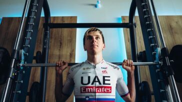découvrez comment tadej pogačar, le prodige slovène du cyclisme, a marqué son empreinte à roubaix. analyse de sa performance, de ses défis sur le pavé et de son impact sur la course mythique. plongée dans l'univers du vélo avec le double vainqueur du tour de france.