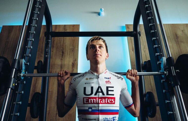 découvrez comment tadej pogačar, le prodige slovène du cyclisme, a marqué son empreinte à roubaix. analyse de sa performance, de ses défis sur le pavé et de son impact sur la course mythique. plongée dans l'univers du vélo avec le double vainqueur du tour de france.