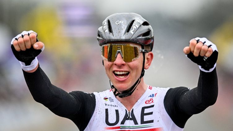 tadej pogacar s'exprime sur le battage médiatique entourant le tour des flandres 2025, partageant ses réflexions sur la pression et les attentes placées sur les coureurs à l'approche de cet événement emblématique du cyclisme.