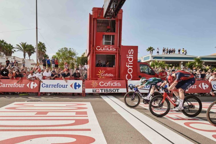 découvrez le partenariat entre q36.5 et caja rural pour la vuelta 2025, une collaboration qui promet d'élever l'expérience des cyclistes et des fans. explorez nos nouveautés et soutenez vos coureurs préférés tout au long de cette prestigieuse course.