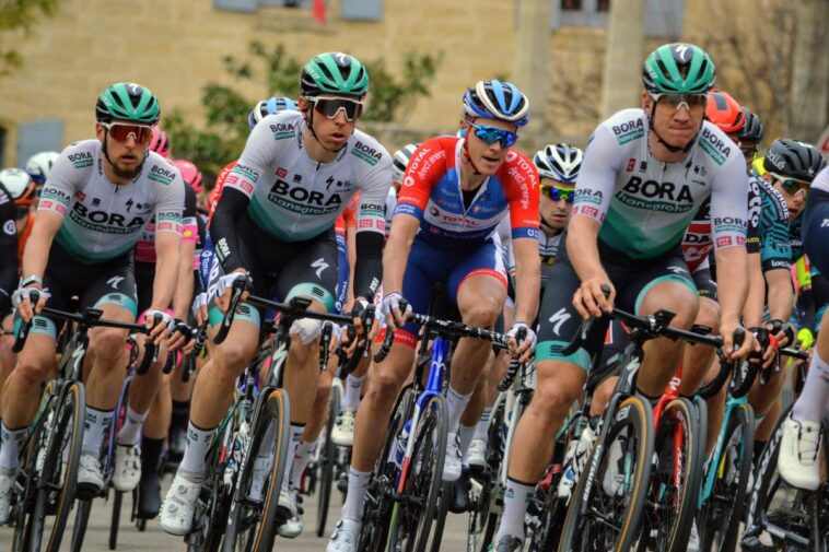 la semaine cycliste : entre la flecha wallonne, liège, le tour des alpes et la vuelta à asturias 7 découvrez la semaine cycliste : un événement incontournable pour les passionnés de vélo. profitez de randonnées, de compétitions, et d'activités inédites. ne manquez pas cette fête du cyclisme qui rassemble amateurs et professionnels dans une ambiance conviviale !