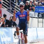 découvrez comment mathieu van der poel a triomphé à paris-roubaix 2025, révélant son talent exceptionnel et sa détermination sur les pavés légendaires. une course mémorable pleine de rebondissements et d'émotions.