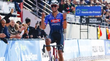 découvrez comment mathieu van der poel a triomphé à paris-roubaix 2025, révélant son talent exceptionnel et sa détermination sur les pavés légendaires. une course mémorable pleine de rebondissements et d'émotions.