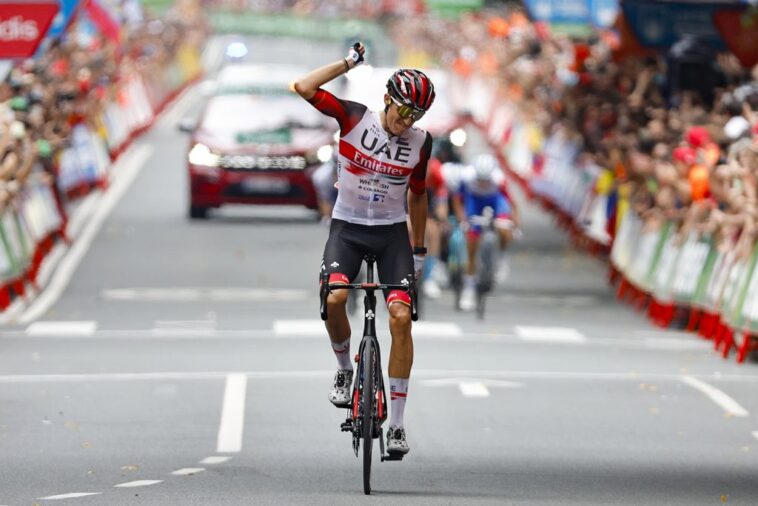 La Vuelta fête ses 90 ans 7 découvrez les moments marquants et les souvenirs emblématiques de la vuelta, qui célèbre ses 90 ans d'histoire. plongez dans l'univers fascinant de cette course cycliste légendaire et revivez les exploits des champions passés.