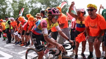 découvrez les défis passionnants rencontrés par richard carapaz, cycliste de renom, alors qu'il affronte une période difficile dans sa carrière. suivez son parcours et les enjeux qui l'entourent.