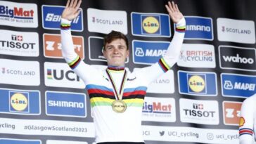 remco evenepoel s'impose lors du contre-la-montre de la romandie, démontrant une fois de plus son talent exceptionnel et sa maîtrise du chrono. découvrez les moments forts de cette compétition palpitante et le parcours impressionnant du jeune prodige belge.