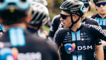 Le pique-nique d'équipe de PostNL : Casper van Uden s'impose avec brio lors de la quatrième étape du Giro 1 découvrez la victoire impressionnante de casper van uden lors du giro, où il a marqué les esprits par sa performance exceptionnelle. retour sur cette course captivante qui a tenu les amateurs de cyclisme en haleine.