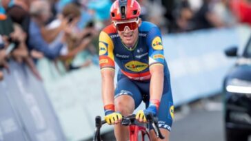 Pedersen remporte la maglia rosa en Albanie suite à l'abandon malheureux de Landa 11 découvrez comment pedersen a triomphé en albanie dans une performance remarquable. retour sur les moments forts de cette victoire et les enjeux de cette compétition.