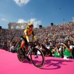 Primož Roglič face à un revers stratégique avec la perte d'Hindley avant le premier sommet du Giro d'Italia 23 revivez les moments forts du giro d'italie 2023 avec la surprenante défaite de primož roglič face à jai hindley. analyse des performances, stratégies de course et enjeux du classement général.