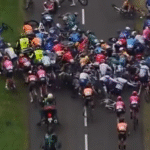 Un cycliste capture sa chute dans un ravin et fait sensation sur les réseaux sociaux 25 découvrez tout sur les chutes cyclistes : causes, prévention et conseils essentiels pour éviter les blessures. apprenez à gérer les situations à risque et à rouler en toute sécurité.