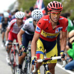 découvrez comment la vuelta a changé le paysage cycliste dix ans après son édition marquante. plongée dans les moments forts, les coureurs emblématiques et l'évolution de cette course emblématique du cyclisme espagnol.