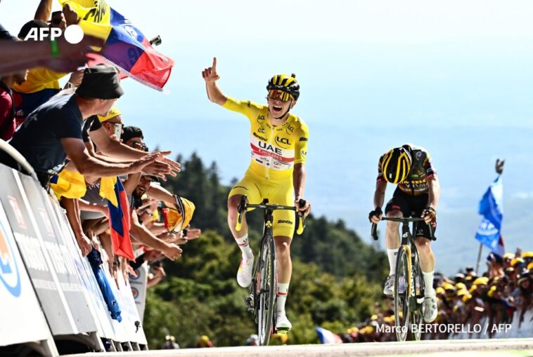 Jorgenson fait sensation en vélo avec Pogacar en vedette : "Nous avons un client". 7 découvrez l'incroyable compétition entre jorgenson et pogacar, deux cyclistes d'exception, qui s'affrontent sur les routes. suivez leurs performances, leurs stratégies et l'intensité de ce duel palpitant qui passionne les amateurs de vélo.