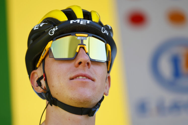 Tadej Pogacar renforce son advantage en maillot jaune lors du Critérium du Dauphiné 7 découvrez les moments forts du critérium du dauphiné où tadej pogačar a brillamment enfilé le maillot jaune, consolidant sa place parmi les meilleurs cyclistes du peloton. revivez ses performances impressionnantes et les défis qu'il a relevés sur les routes montagneuses.