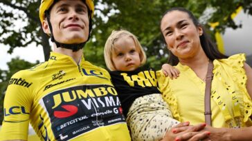 découvrez l'affrontement captivant entre jonas vingegaard et tadej pogačar, deux géants du cyclisme. analyse des performances, rivalités et enjeux de ce duel emblématique qui passionne les fans de vélo.