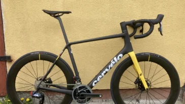 découvrez l'excitation du visma vélo critérium, une compétition de cyclisme dynamique qui attire les meilleurs coureurs. plongez dans l'univers du vélo de course et assistez à des performances époustouflantes. rejoignez-nous pour un événement inoubliable !