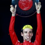 découvrez comment yates a triomphé lors du giro à rome, en réalisant une performance époustouflante qui a captivé les passionnés de cyclisme. revivez les moments forts de cette victoire marquante dans la capitale italienne.