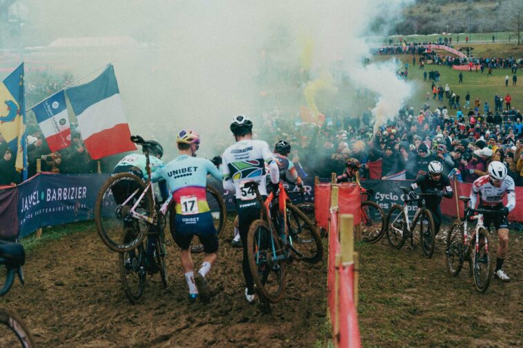 Neuvième étape du Tour de France : la spectaculaire échappée de Van der Poel, Merlier remporte sa deuxième victoire, l'abandon possible d'Almeida pourrait-il influencer Pogacar ? 7 découvrez les temps forts de l'étape 9 avec la performance éclatante de van der poel, la victoire de merlier et les doutes qui entourent almeida face à pogacar. un résumé captivant de cette étape palpitante qui a tenu les fans en haleine.