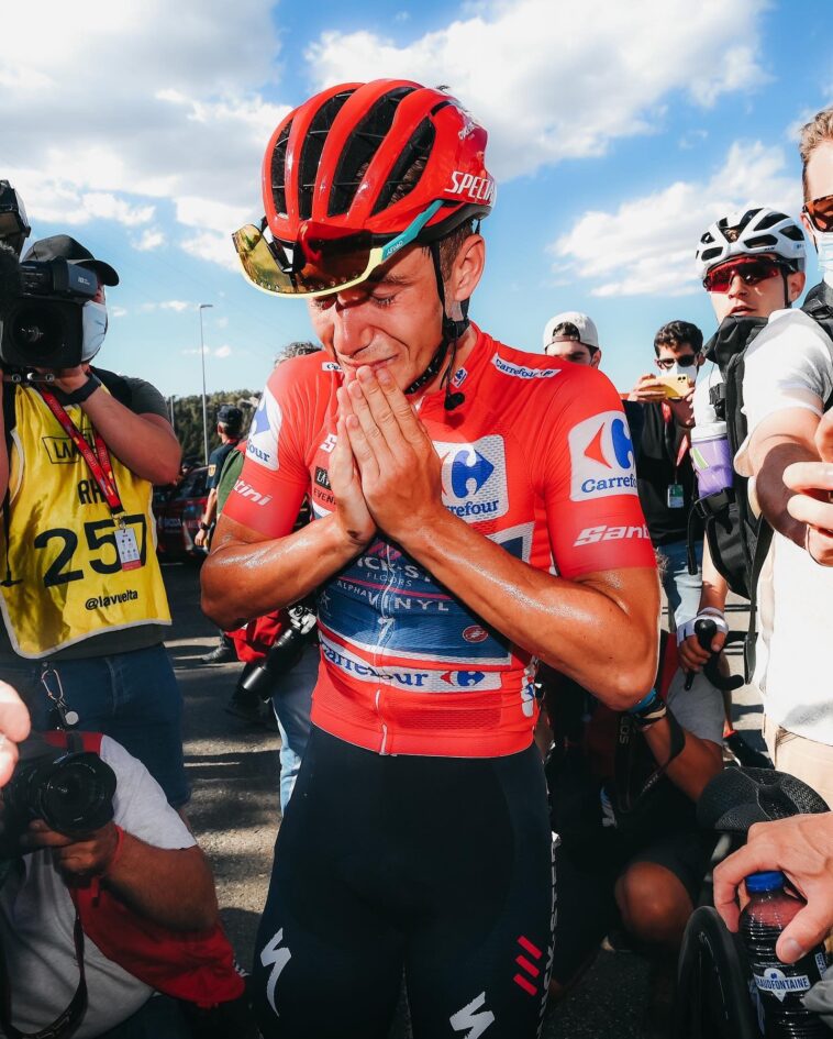 découvrez les dernières nouvelles sur remco evenepoel et son retard au tour de france. analysez les implications de cette situation sur sa performance et ses chances de victoire. restez informé des réactions et des commentaires des experts du cyclisme.