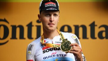 Tim Merlier devance Jonathan Milan pour remporter la victoire de l'étape 9 du Tour de France dans un final explosif 5 découvrez comment merlier a triomphé lors de l'étape 9, en réalisant une performance exceptionnelle qui a captivé les spectateurs et les fans de cyclisme. plongez dans les détails de cette course palpitante et le parcours de ce coureur talentueux.