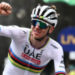 découvrez l'univers de tadej pogačar, le prodige slovaque du cyclisme moderne. suivez ses exploits, ses victoires emblématiques et son ascension fulgurante dans le peloton international. plongez dans l'envers du décor de sa carrière exceptionnelle et admirez son talent impressionnant sur les routes du tour de france.