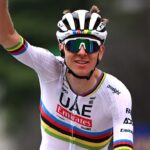 Tadej Pogačar exprime son agacement face aux stratégies de Visma pour contrecarrer sa domination dans le maillot jaune du Tour de France. 24 découvrez les raisons de l'agacement de tadej pogačar envers l'équipe visma, explorant les tensions et rivalités qui animent le monde du cyclisme professionnel. une analyse approfondie des récents affrontements et des implications pour la saison à venir.