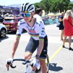 Pogacar porte le coup fatal 24 découvrez comment tadej pogačar s'impose avec force dans le monde du cyclisme. analyse des performances époustouflantes du jeune champion et ses impacts sur la compétition.