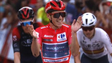 découvrez le récit captivant de la victoire de tadej pogačar sur mathieu van der poel lors de cette étape palpitante du tour. une course pleine de rebondissements et de stratégie qui a tenu en haleine les amateurs de cyclisme. ne manquez pas les moments forts de cette confrontation épique!