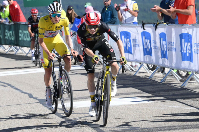 Pogacar remporte le Tour de France après un sprint haletant à Montmartre 7 découvrez comment tadej pogacar a triomphé lors du tour de france en remportant la victoire à montmartre, un moment historique qui a marqué la compétition. suivez les temps forts de cette étape inoubliable et revivez l'exploit de ce jeune champion.