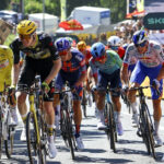 Tadej Pogacar réagit après la prise du maillot jaune par Ben Healy au Tour de France 24 découvrez la réaction de tadej pogacar face à la performance impressionnante de healy avec le maillot jaune. un moment clé du tour qui révèle la rivalité croissante entre les coureurs et les enjeux de la compétition.