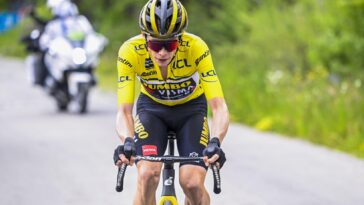 découvrez les performances impressionnantes de jonas vingegaard, le prodige danois du cyclisme, en pleine forme pour la saison. analysez ses techniques, son entraînement et ses résultats récents qui promettent une compétition palpitante dans les prochaines courses.
