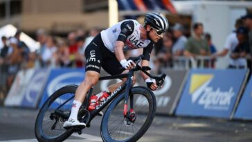 analyse de la participation de ayuso et almeida à la vuelta sans la présence de tadej pogačar. découvrez les enjeux, les favoris et les perspectives pour cette édition à suspense du célèbre tour d'espagne.